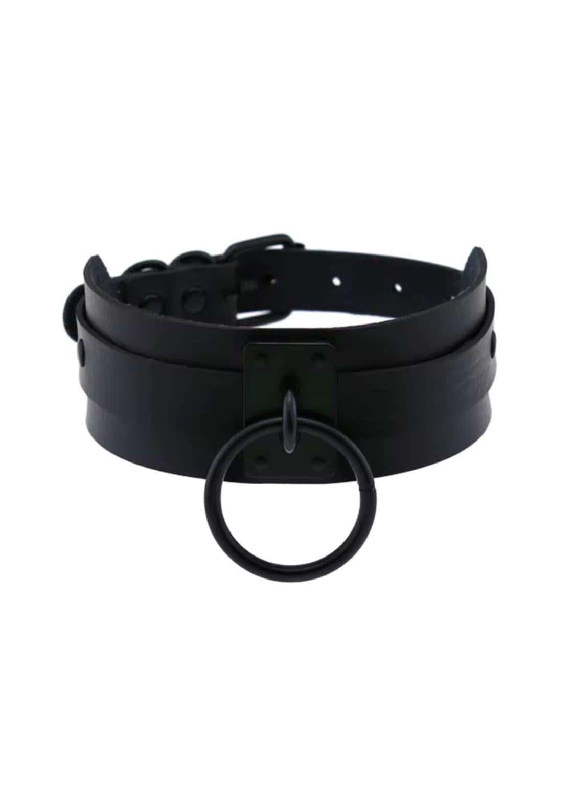 Schwarzes lederhalsband mit doppeltem schichtdesign, metallring und verstellbarer schnalle für gothic und dark fashion