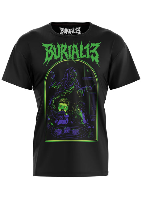 Schwarzes T-Shirt mit neongrünem und lilafarbenem, gruseligem Grafikdruck.