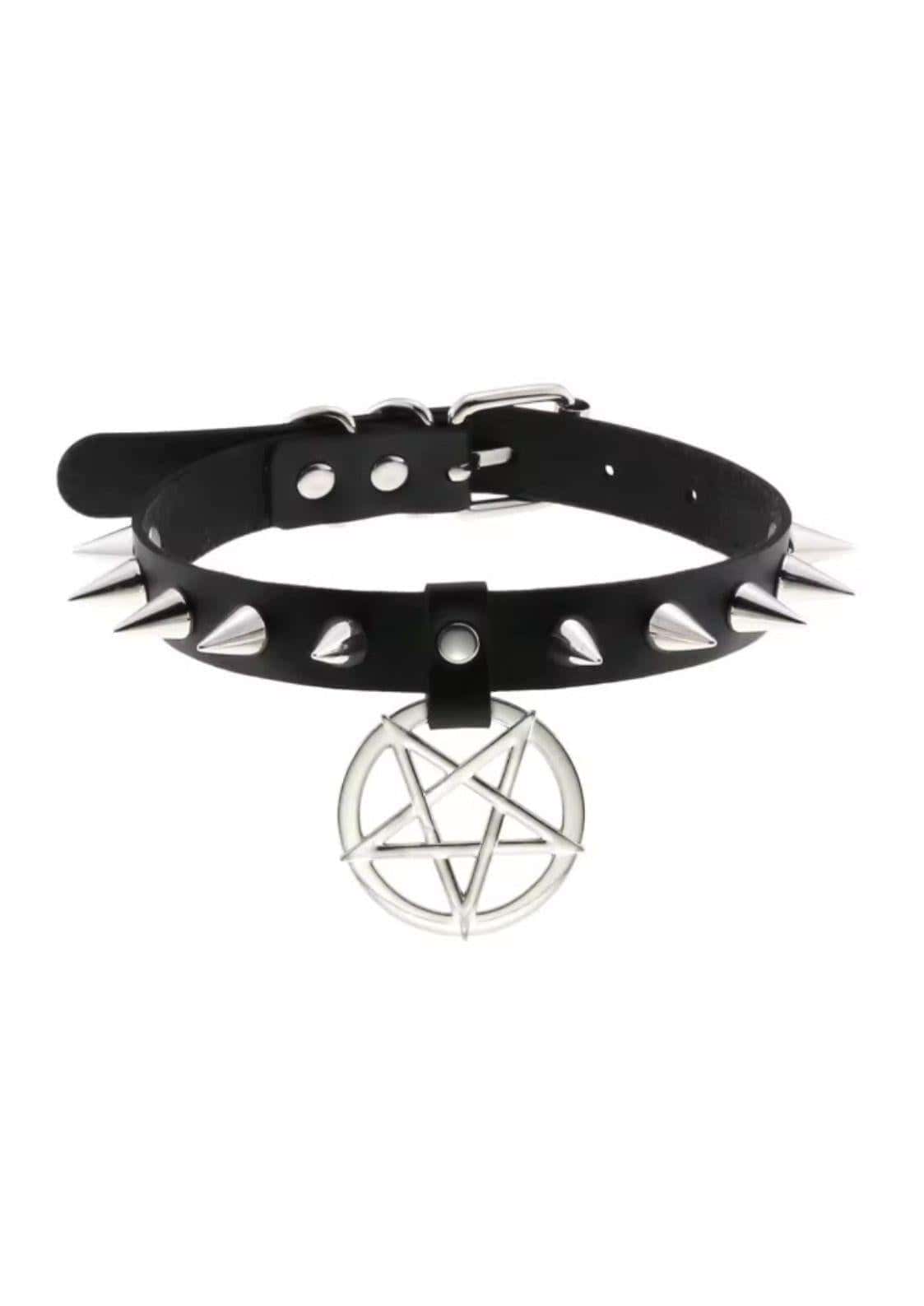 Schwarzer faux leder spike slave choker mit silbernen spikes und hängendem pentagramm anhänger