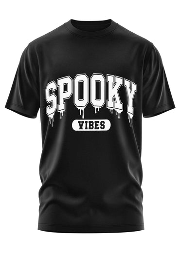 Schwarzes kurzarmshirt mit weißem dripping gothic horror schriftzug spooky vibes im collegiate stil