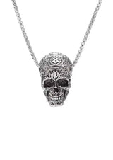 Silberner Totenkopfanstecker-Halskette mit aufwendigem Design und Rosenmotiv