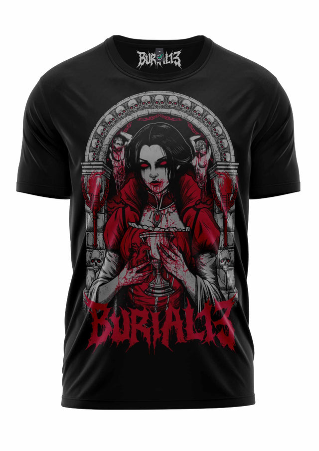 Schwarzes T-Shirt mit rot-weißem Grafikdesign, das eine gotische Figur mit Kelchen zeigt.