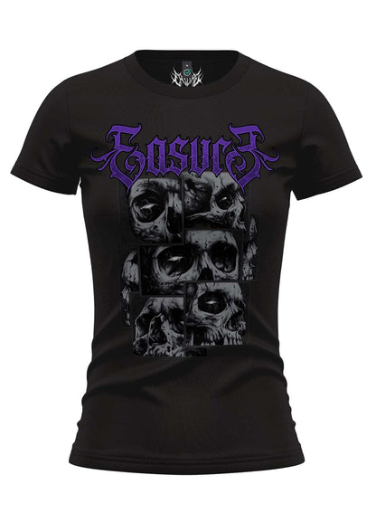 Enges T-Shirt für schwarze Frauen mit einem Grafikdruck von Totenköpfen in Graustufen, darüber das Wort ’eosure‘ in lila gotischer Schrift.