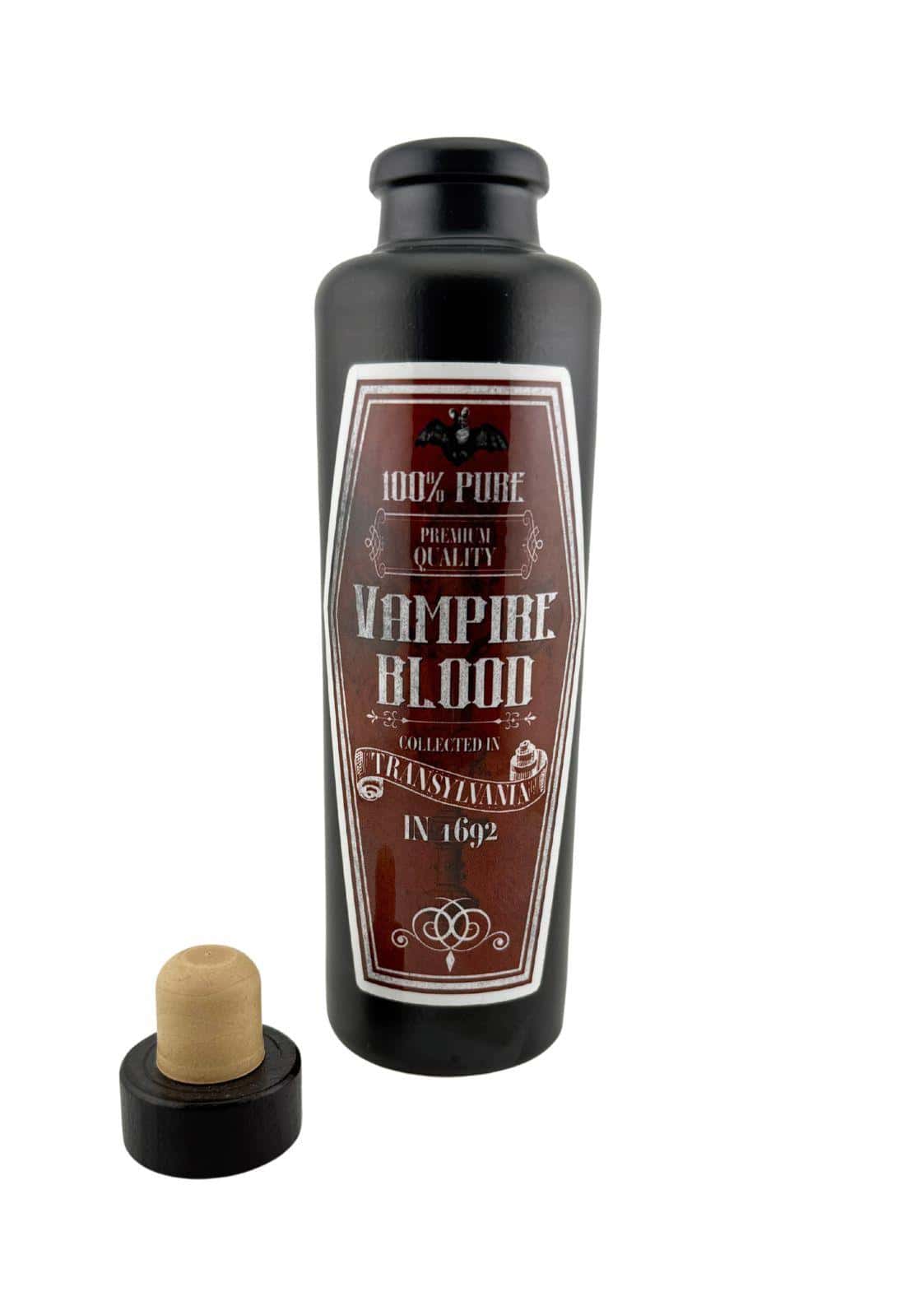 Schwarze tonkrugflasche vampire blood 200 ml mit holzgriffkorken vintage gothic design für dark fashion und horror fans