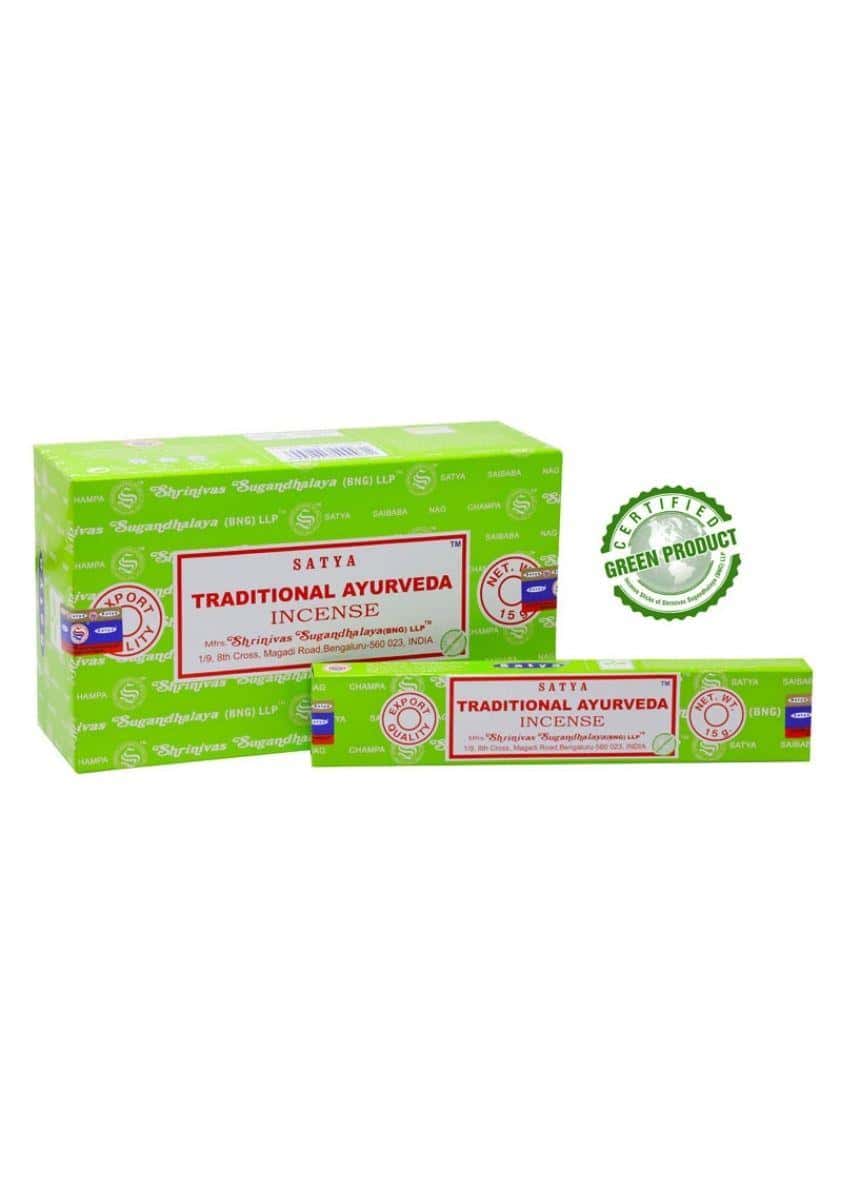 Grüne kartonverpackung von satya traditional ayurveda räucherstäbchen ideal für gothic kleidung und horror ambiente