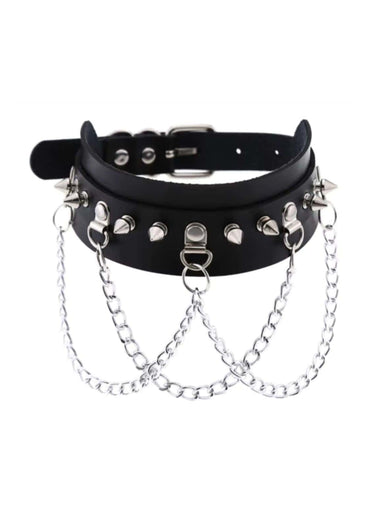 Schwarzes lederchoker mit silbernen spikes und triple chain aus edelstahl für einen markanten style