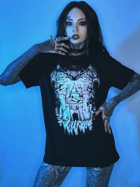 Schwarzes Gothic-Metal-T-Shirt mit Vampires Castle-Motiv