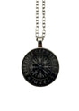 Schwarze Vegvisir-Anhänger-Halskette mit Silberkette.