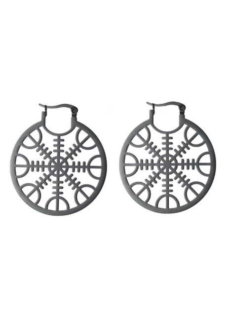 Ein Paar Ohrringe aus dunklem Metall mit Vegvísir-Symbol.