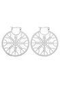 Ein Paar silberne Vegvisir-Ohrringe.