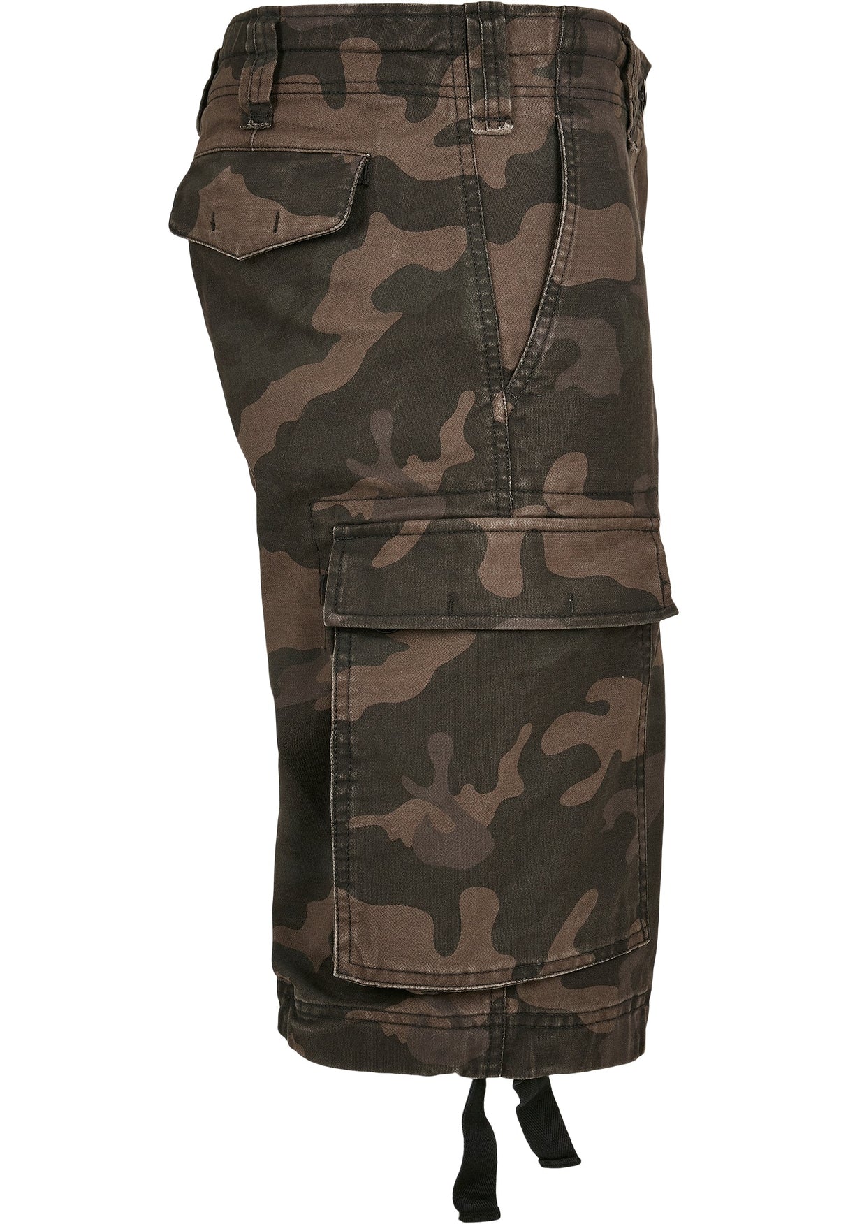 Tarnfarbene Cargo-Shorts.