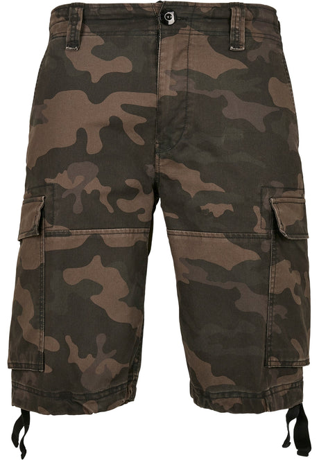 Tarnfarbene Cargo-Shorts.