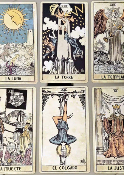 Ein set vintage tarot karten spanische edition mit sechs karten in erdigen tönen auf gealtertem papier