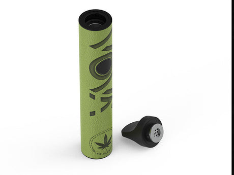 Grüner zylindrischer Vaporizer mit schwarzem Mundstück.