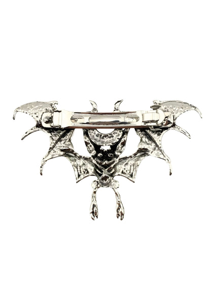 Silberner gotischer Metall-Bat-Brooch mit Totenkopf-Zentrum