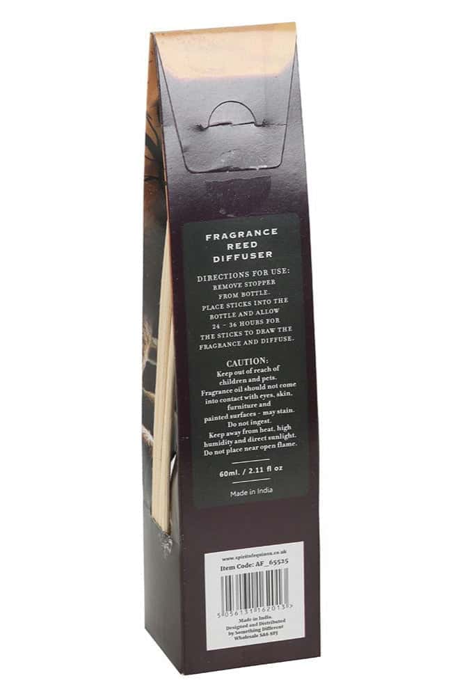 Schwarze rechteckige verpackung des werewolf poison reed diffuser mit goldfolienakzenten und gedruckten anweisungen auf der rückseite