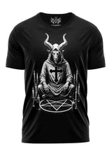 Schwarzes T-Shirt mit weißem Ziegenkopf-Design und Pentagramm.