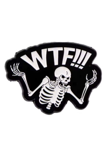Schwarzer und weißer skelett patch pin in gothic horror stil für outfit und accessoires